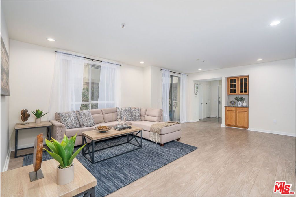 Photo of 1222 S Westgate Avenue #205, Los Angeles, CA 90025 (MLS # 25604299)