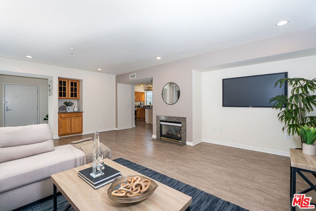 Photo of 1222 S Westgate Avenue #205, Los Angeles, CA 90025 (MLS # 25604299)