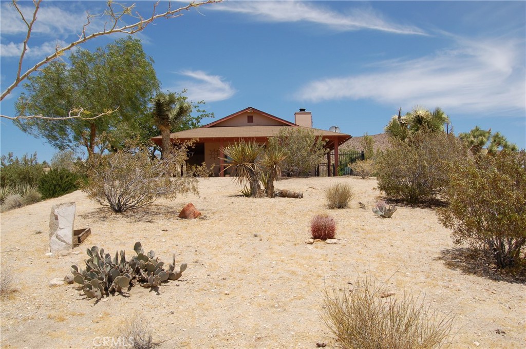 Charming 1-Bedroom Home on 2 Acres with Stunning Basin Views
Enjoy breathtaking view of the basin from this one-bedroom home featuring an open floor plan and a cozy fireplace. The kitchen includes a pantry and refrigerator, plus a separate laundry room with washer/dryer hookups.
Set on 2 acres, the property features beautiful maintained landscaping with irrigation handled by the owner. Comfort is provided by a wall heater, fireplace and an evaporative cooler.
Unfurnished and move-in ready, this home offers the perfect combination of peace, space and incredible views.