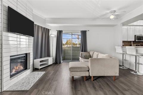 Photo of 22809 Del Valle ST #10, Woodland Hills, CA 91364 (MLS # SR26232667)