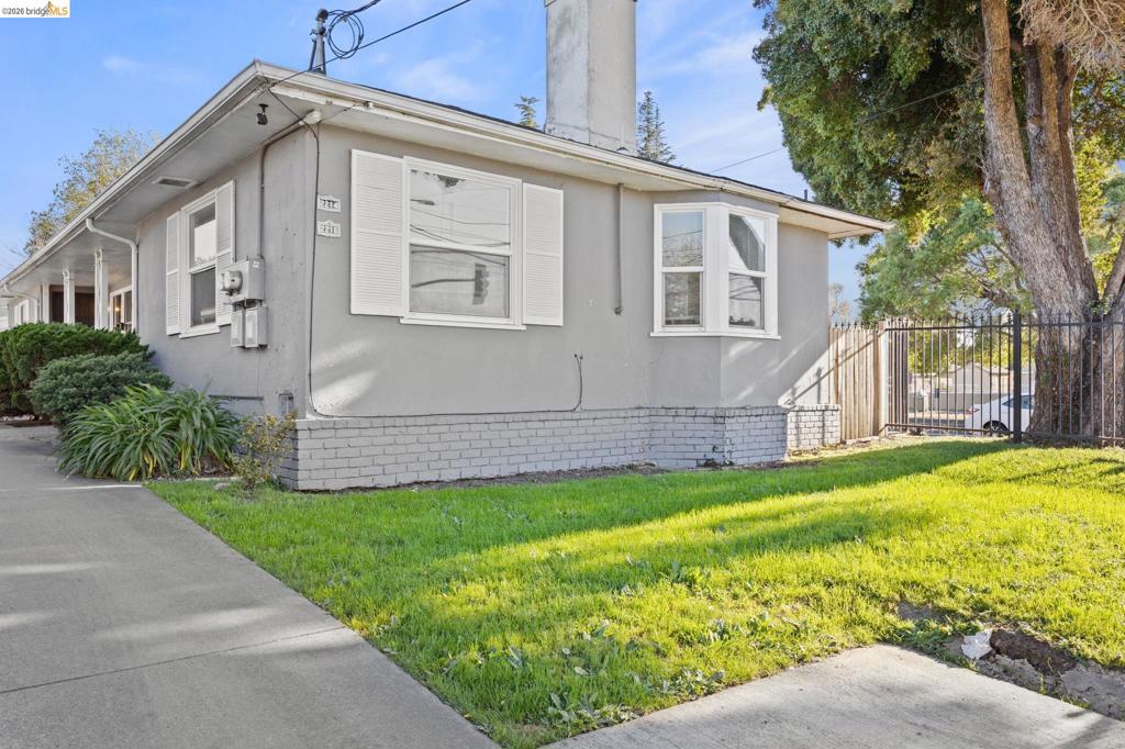 2218 82Nd Ave Ave, Oakland CA 94605