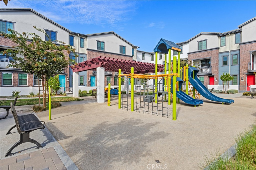 Magnolia Square - Residential