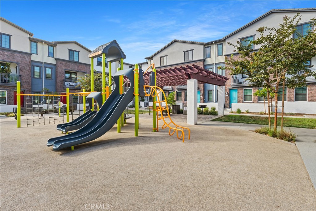 Magnolia Square - Residential