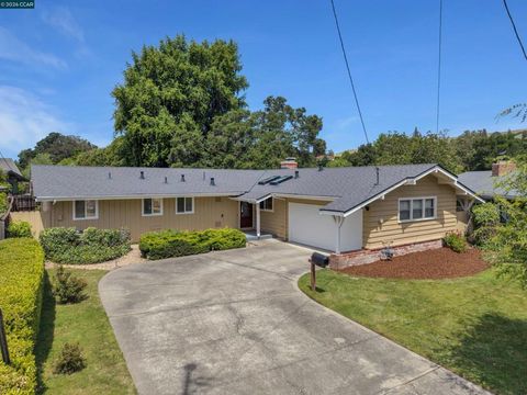 Photo of 2319 Collins Ave AVE, Pinole, CA 94564 (MLS # 41130658)