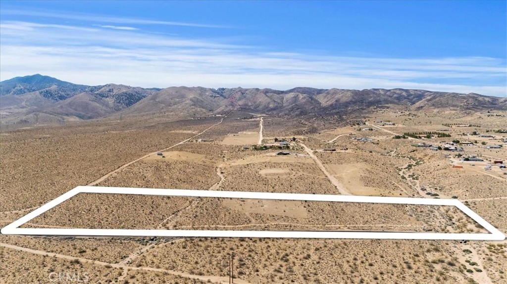 Endless Possibilities on This 9-Acre Flat Lot in Apple Valley – Zoned AV/RL (Rural Living)
Discover the perfect canvas for your dream home or rural retreat! This expansive and flat 9-acre parcel offers incredible potential with AV/RL zoning — ideal for a custom single-family residence, agriculture, or a peaceful country lifestyle.
The Rural Living zoning allows for a primary residence plus up to two additional units:
Accessory Dwelling Unit ,Junior ADU, Guest House.
Utilities are nearby, and the land is ready for your vision. Don’t miss this opportunity to create your own space with flexibility and room to grow!