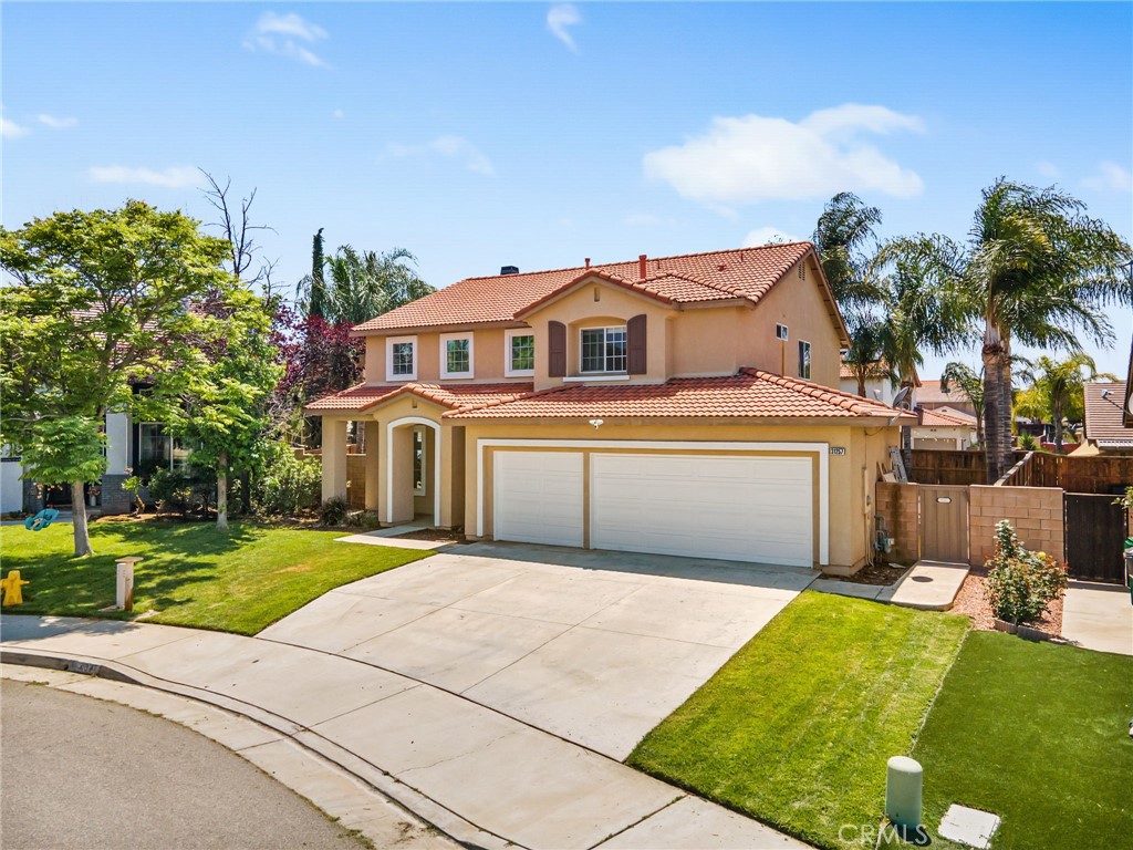 Pool - Check. Cul-de-sac - Check. 3 Car Garage - Check. Turn Key - Check. Welcome to Abbey Lane! Your new home sits in an amazing community with low taxes and a low HOA. As you enter your home you'll find high ceilings with tons of natural light, a downstairs bedroom and full bath, and a fantastic kitchen. Out back there is a large pool with a spa, the pull through garage, and plenty of room to enjoy the beautiful Southern California weather! Don't miss out on this amazing home!