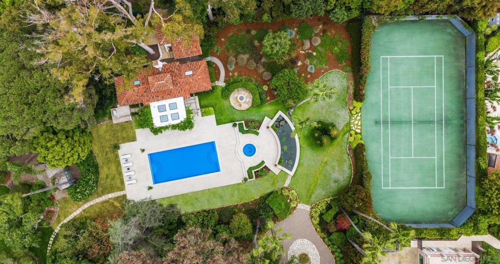 1205 Muirlands Dr