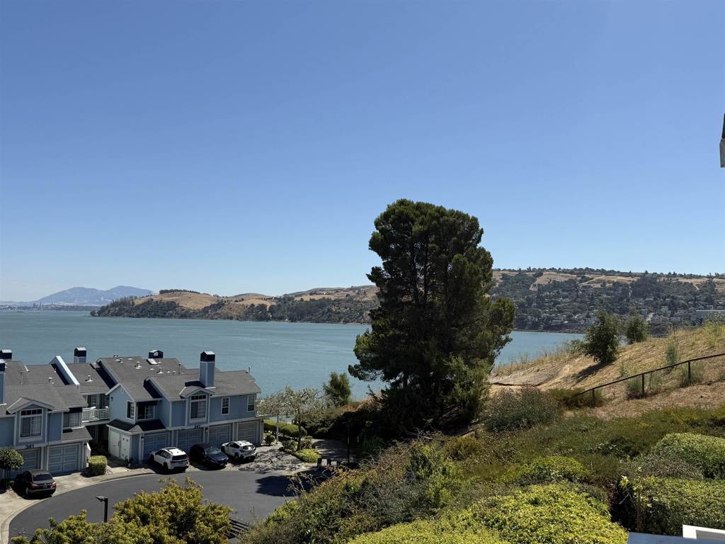 QUIET HARBOR - Residential