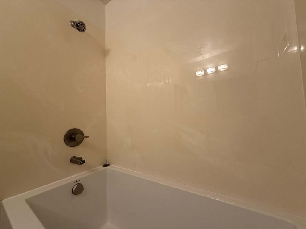 QUIET HARBOR - Residential