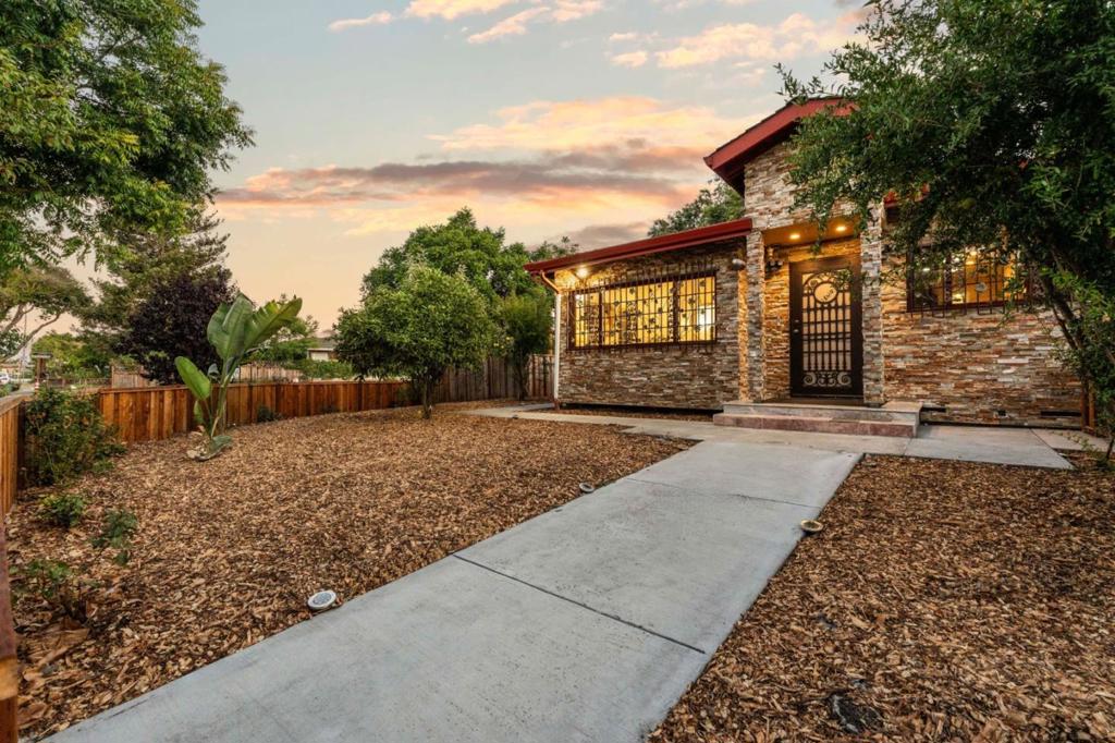 2536 Amethyst Drive