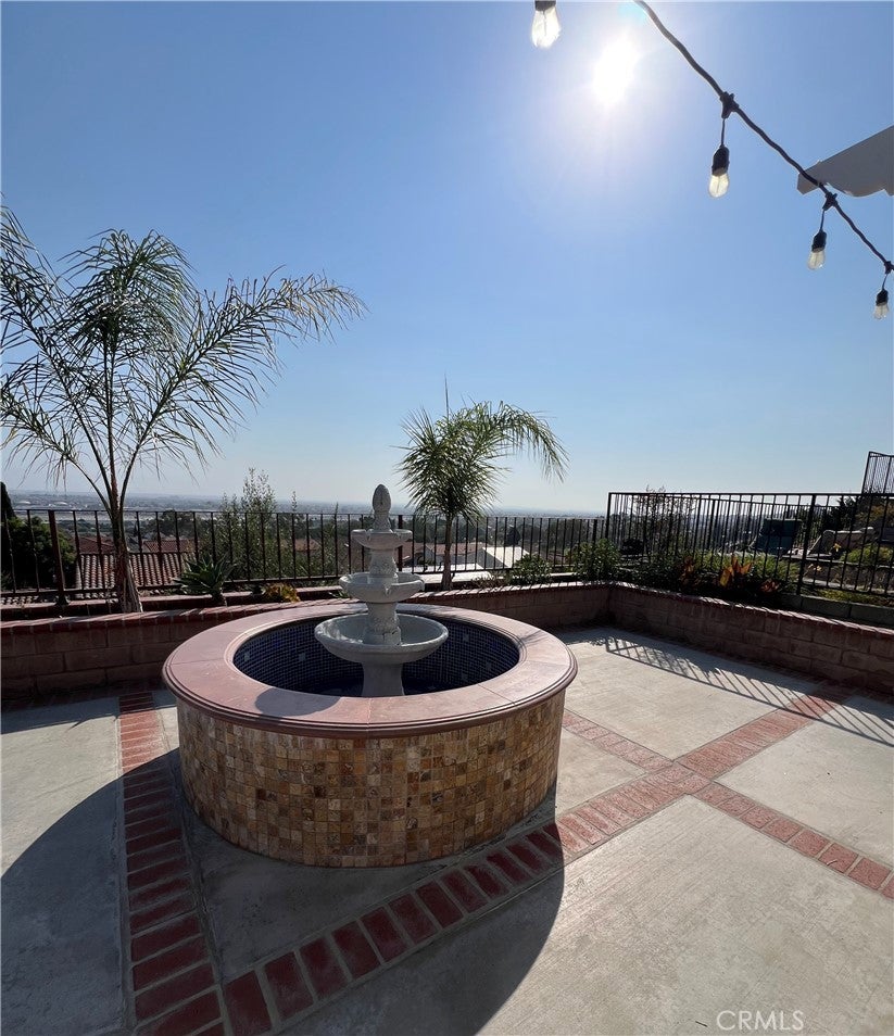 3221 Carolwood