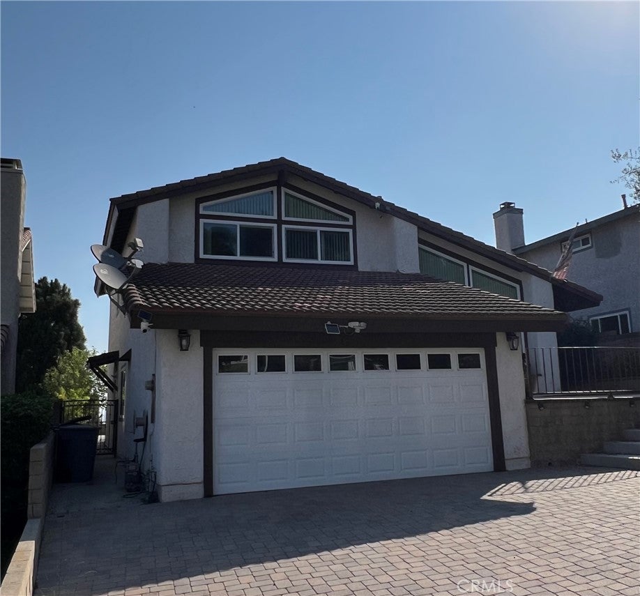 3221 Carolwood