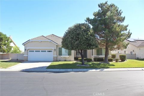 Photo of 10854 Aster Lane, Apple Valley, CA 92308 (MLS # HD25168164)