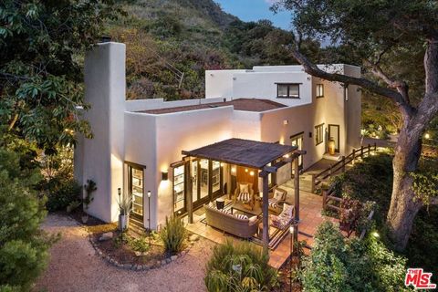 Photo of 1435 Sycamore Canyon Road, Santa Barbara, CA 93108 (MLS # 26650787)