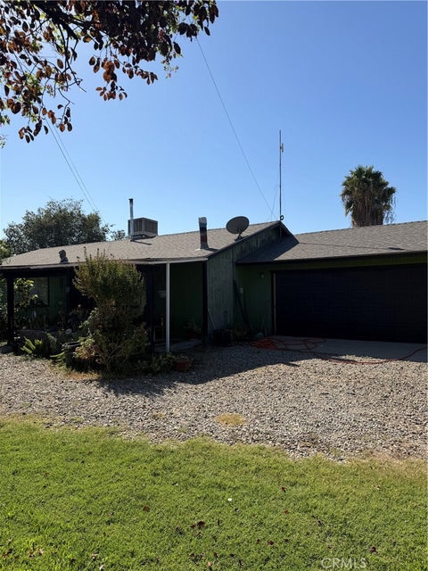Photo of 931 E List AVE, Exeter, CA 93221 (MLS # SR26206737)