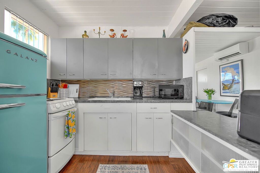 listing image 130729573739430425490