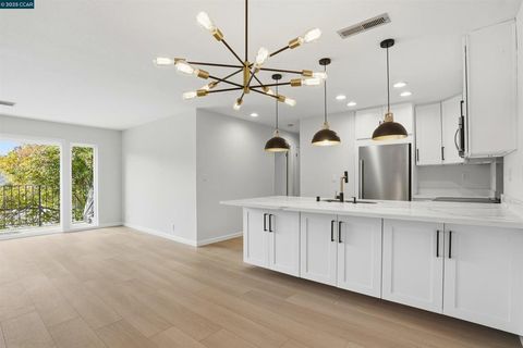 Photo of 1077 Wesley Ct Ct #7, Walnut Creek, CA 94597 (MLS # 41122807)