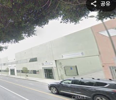 Photo of 3439 S Main, Los Angeles, CA 90007 (MLS # PW26094210)