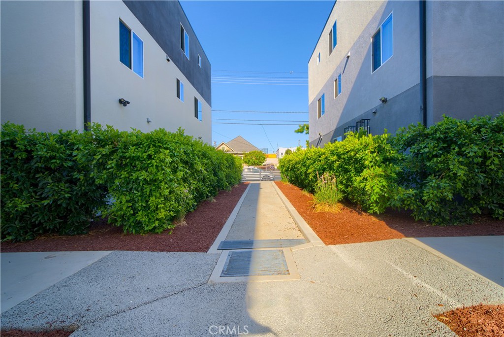 Properties 1 1425 S New Hampshire Avenue