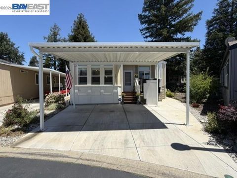 Photo of 3263 Vineyard Ave Ave, Pleasanton, CA 94566 (MLS # 41136044)