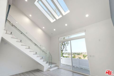 Photo of 10321 Sala Place, Sun Valley, CA 91352 (MLS # 26827517)