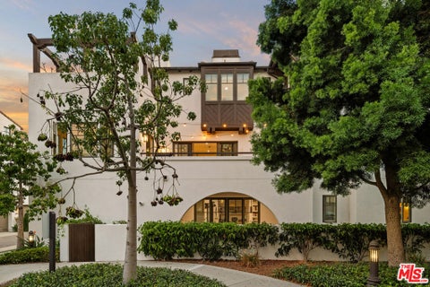 Photo of 13049 S Icon Circle, Playa Vista, CA 90094 (MLS # 26985415)