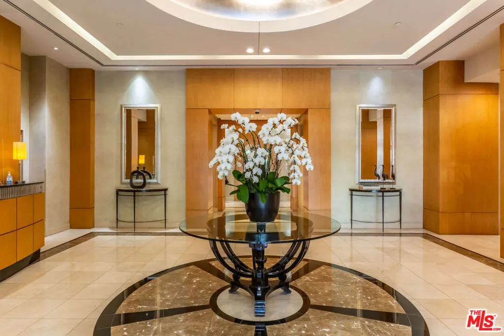 Los Angeles, California 90024, United States, 2 Bedrooms Bedrooms, ,2 BathroomsBathrooms,Residential,Active,225444