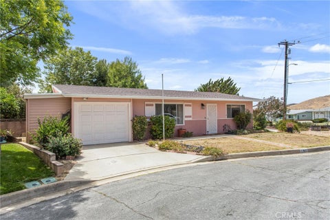 Photo of 11965 Peach Tree RD, Yucaipa, CA 92399 (MLS # IG26114569)