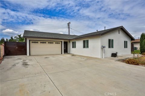 Photo of 2415 Lovejoy Street, Pomona, CA 91767 (MLS # CV25218011) Photo of 2415 Lovejoy Street, Pomona, CA 91767 (MLS # CV25218011)