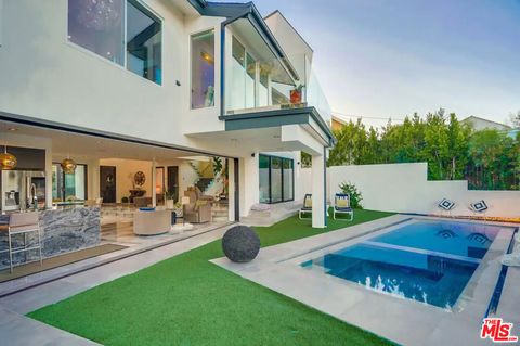 Photo of 3437 Troy Drive, Los Angeles, CA 90068 (MLS # 25612819) Photo of 3437 Troy Drive, Los Angeles, CA 90068 (MLS # 25612819)