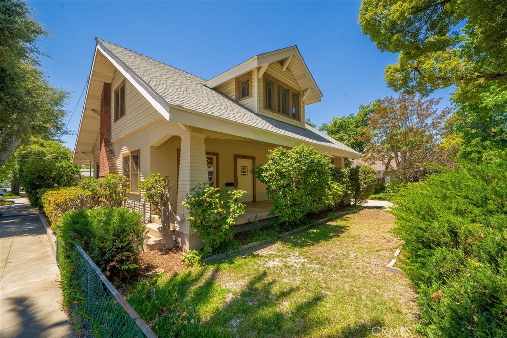 2382 Bonita Avenue