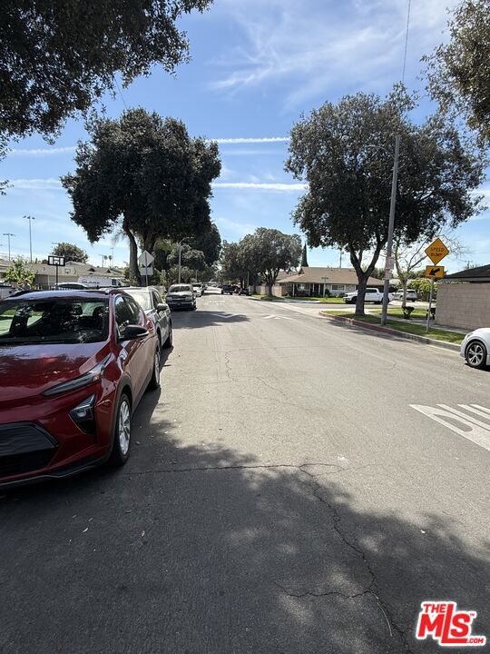 709 S Diamond Street