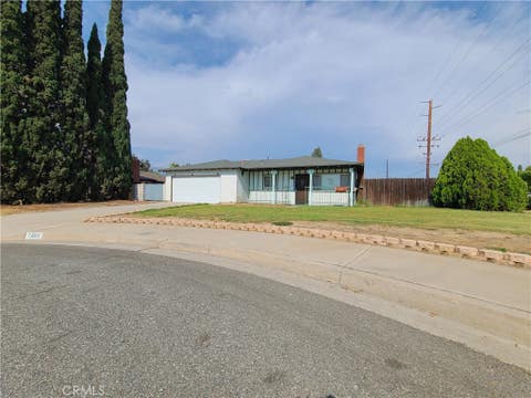 Photo of 1602 James Court, Redlands, CA 92374 (MLS # IG26175625)