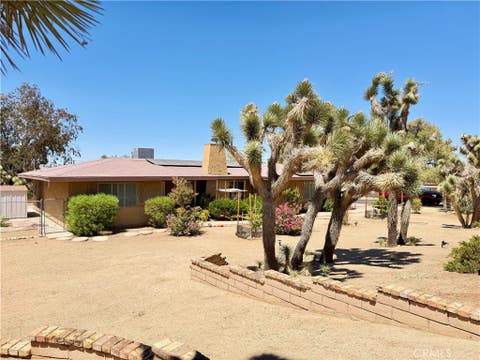 Photo of 56662 El Dorado Dr, Yucca Valley, CA 92284 (MLS # IV26147809)