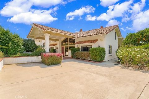 Photo of 2323 Wilt Rd, Fallbrook, CA 92028 (MLS # OC26095588)