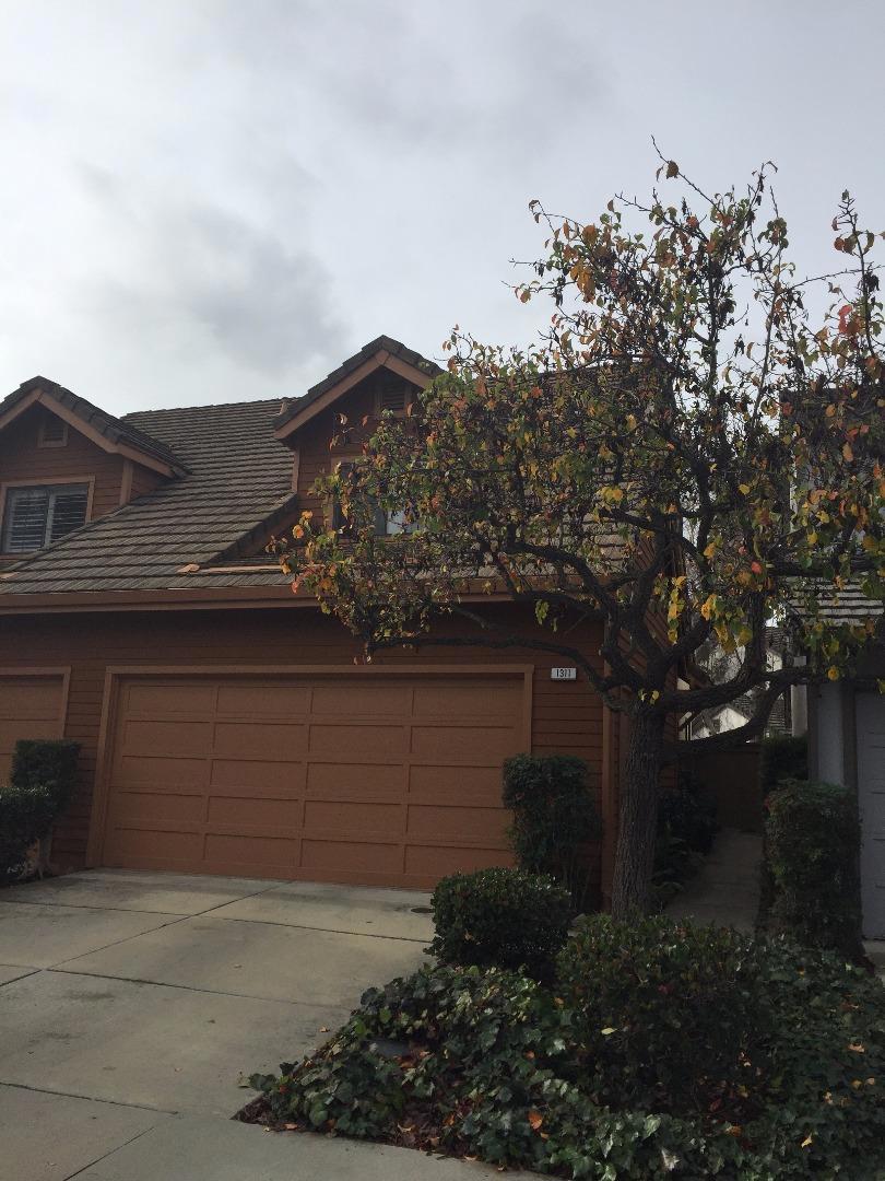 Rare Hamilton Place Duet Home is waiting for buyers own improvements and touches.