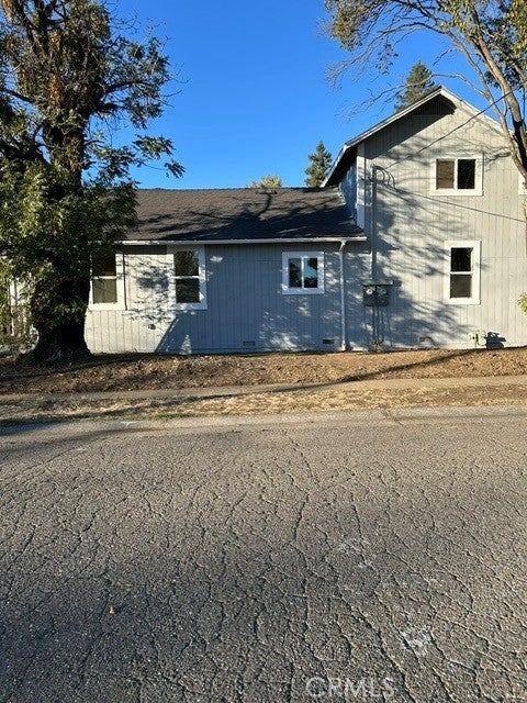 271 S 3rd S