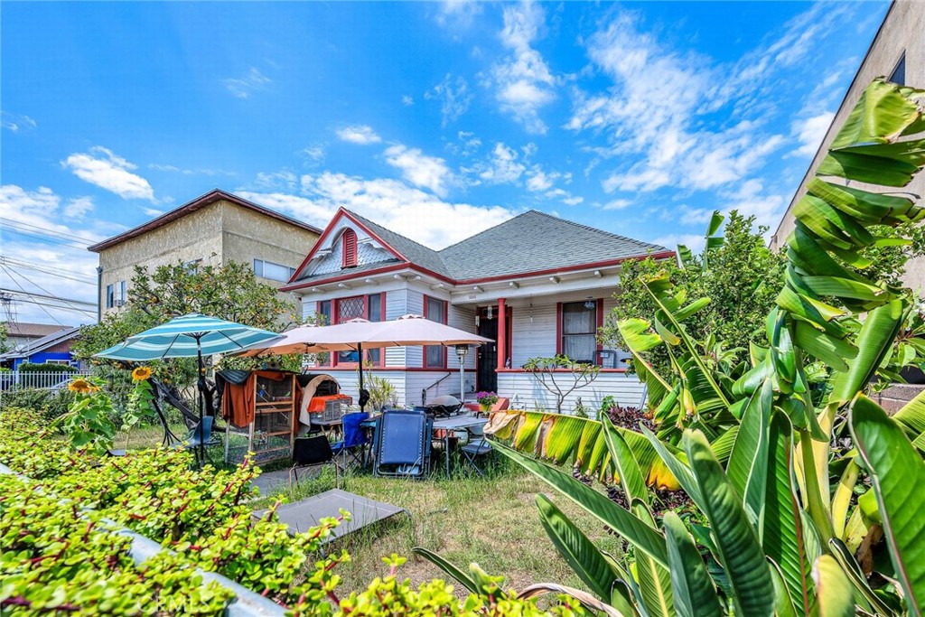 2261 W 15th Street