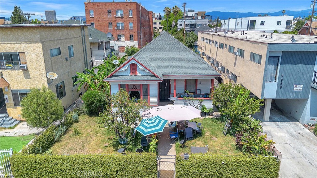 2261 W 15th Street