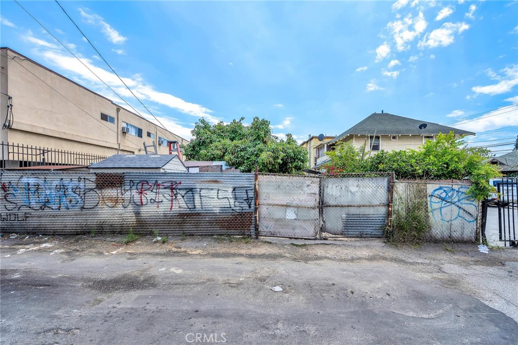 2261 W 15th Street