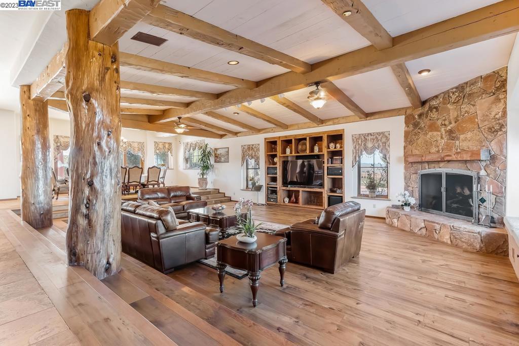 CRANE RIDGE VINEYARDS - Residential