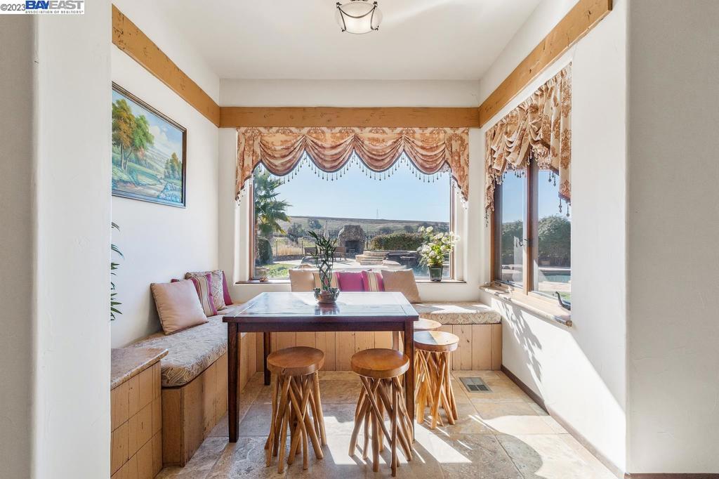 CRANE RIDGE VINEYARDS - Residential