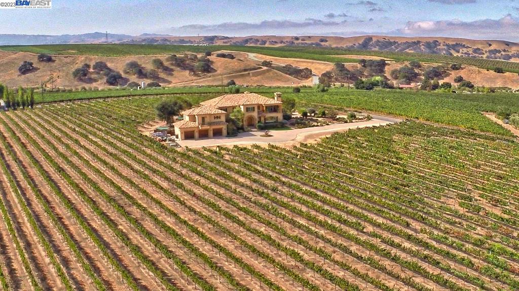 CRANE RIDGE VINEYARDS - Residential
