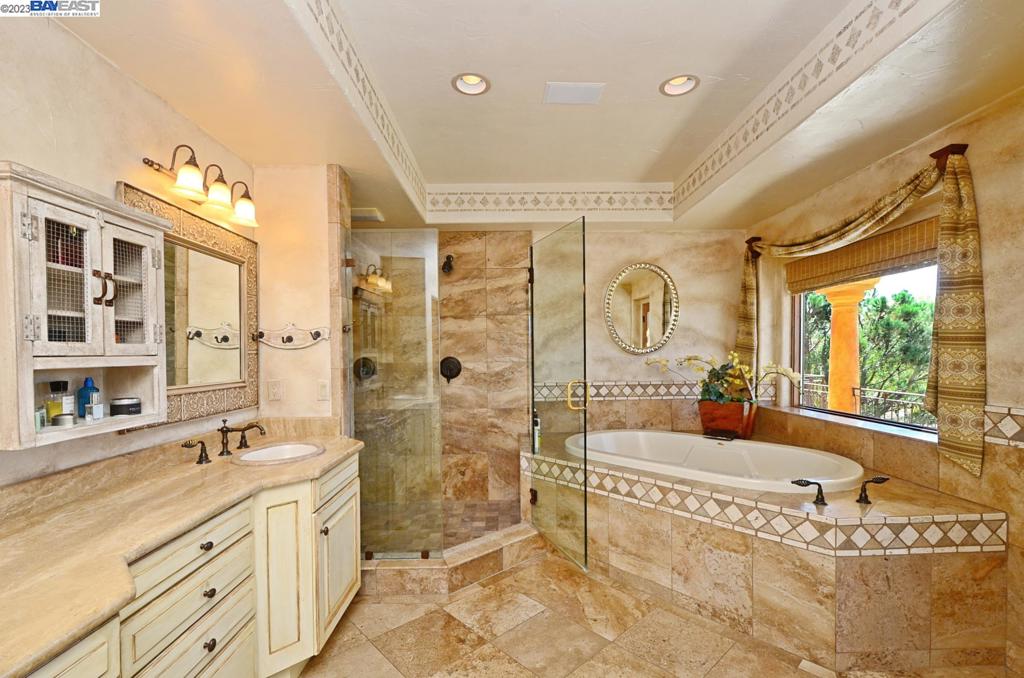 CRANE RIDGE VINEYARDS - Residential