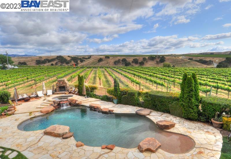 CRANE RIDGE VINEYARDS - Residential