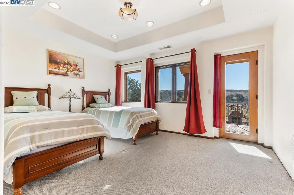 CRANE RIDGE VINEYARDS - Residential