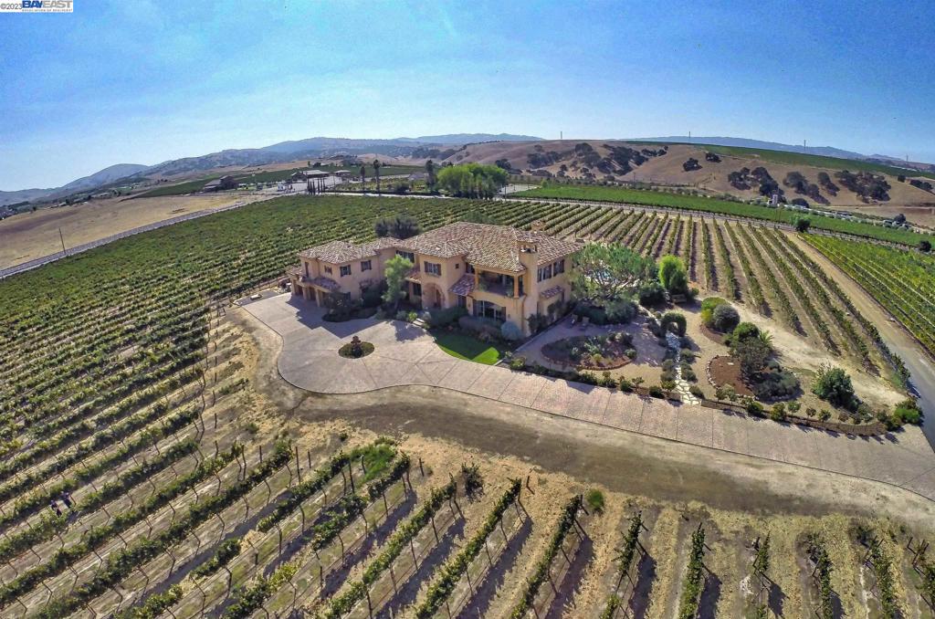 CRANE RIDGE VINEYARDS - Residential