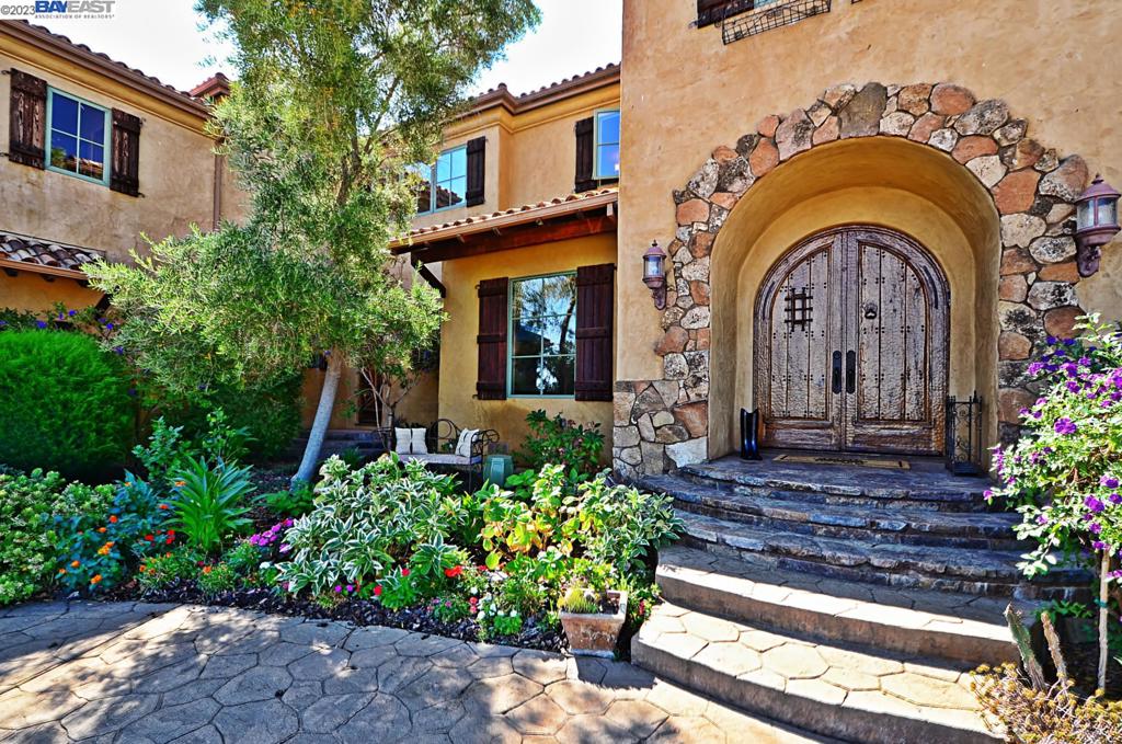 CRANE RIDGE VINEYARDS - Residential