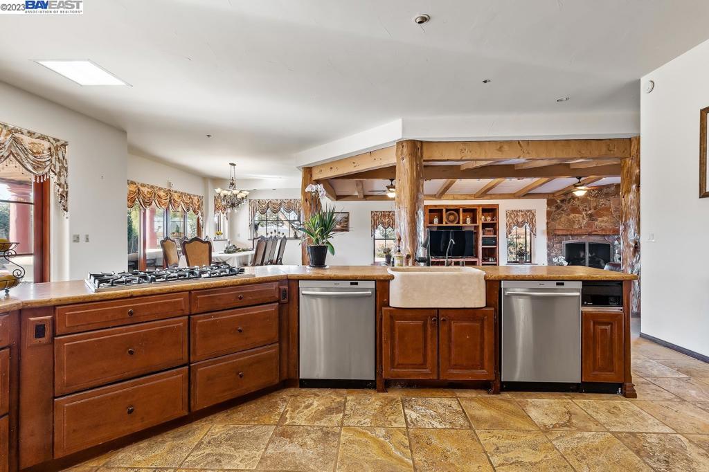 CRANE RIDGE VINEYARDS - Residential