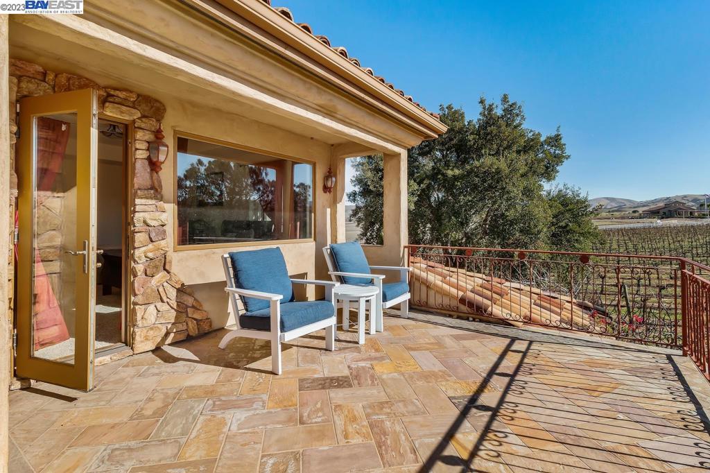 CRANE RIDGE VINEYARDS - Residential